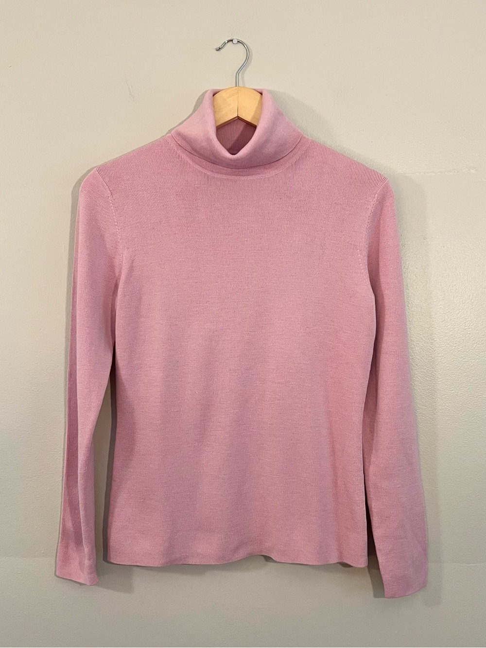 Y2K Ann Taylor pink merino wool turtleneck sweater 2000’s preppy office winter